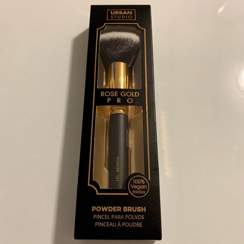 🍀 2/$15 Urban Studio Powder Brush